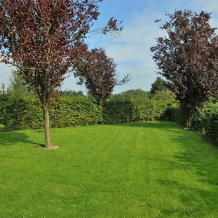 Arbre Dressé Ferienhaus Somme-Leuze